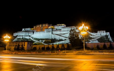布达拉宫夜景图片