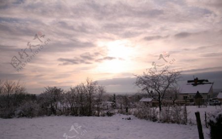 法国乡村雪景图片