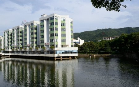 湖南大学水上教学楼图片