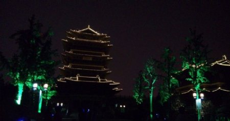 济南大明湖夜色图片