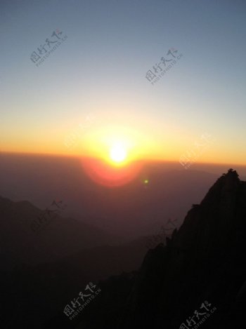 日出黄山图片