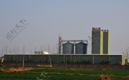 田野的工厂图片