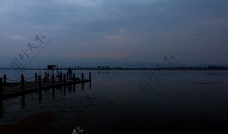 邛海之晨图片