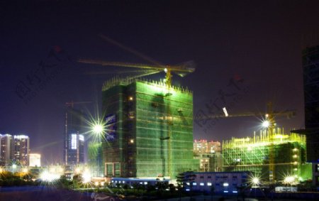 建设中的华贸中心图片