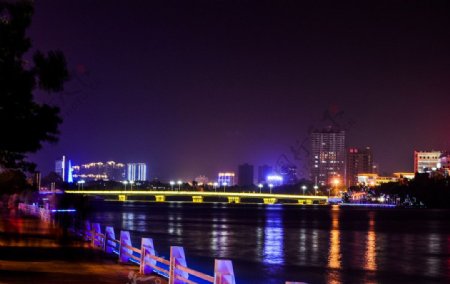 三亚河夜景图片