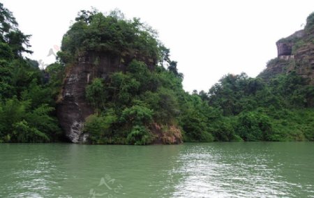 高山碧水图片