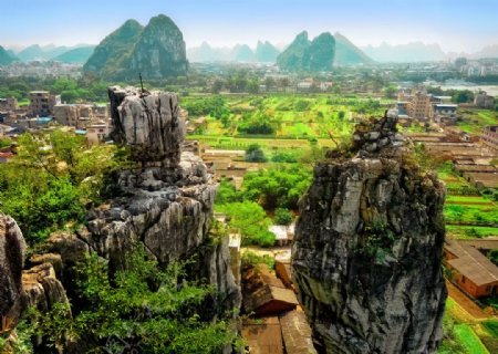 桂林鸟瞰平原怪岩图片