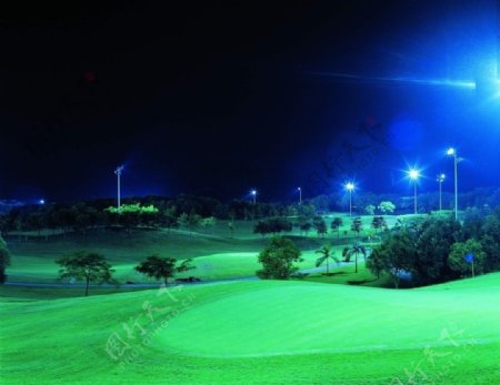 高尔夫俱乐部灯光球场图片