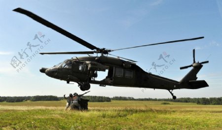 黑鹰直升机图片