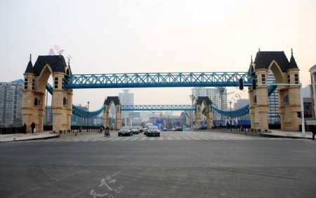汉街桥梁梁图片