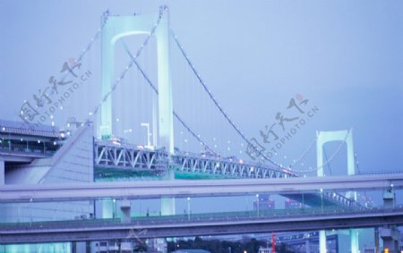 蓝光之桥图片