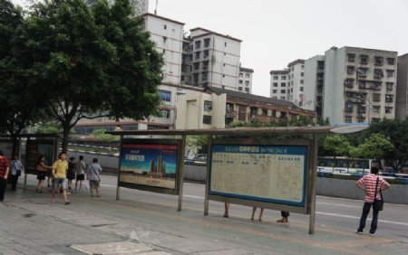 石坪桥公交车站图片