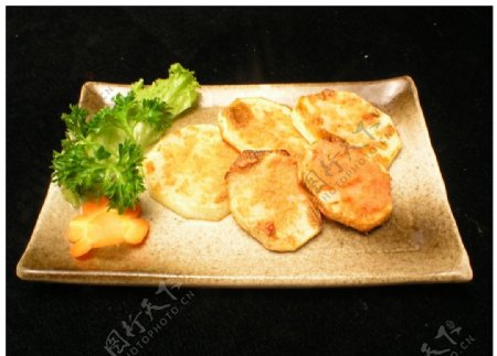 明太鱼籽烤薯片图片