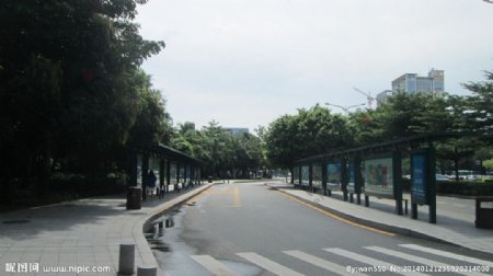 公交车站图片