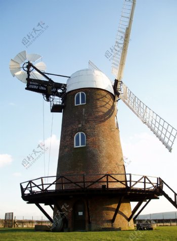 英格兰乡村大风车图片