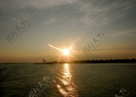 海洋日落景色图片