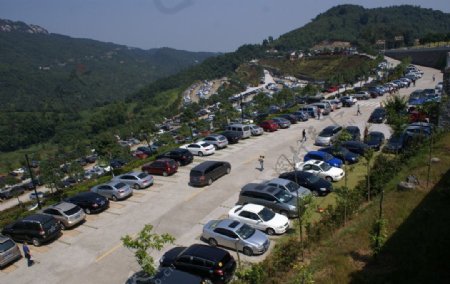 壮观的山顶停车场图片