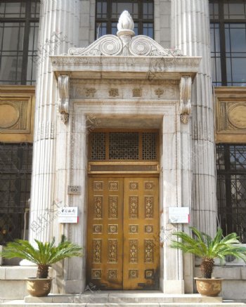 银行大楼入口图片