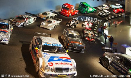 德国宝马展厅赛车模型图片