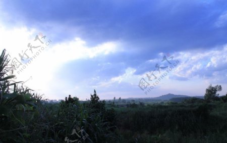 雨后晚霞图片