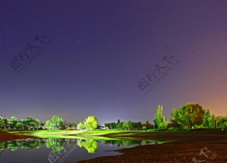 湖边夜色图片