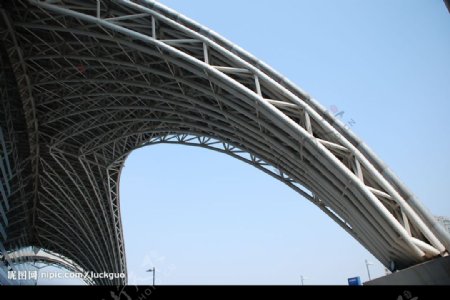精美钢质建筑西安曲江国际展览中心图片