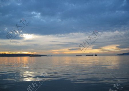 大海日出日落图片
