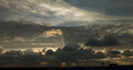 夜幕云朵图片
