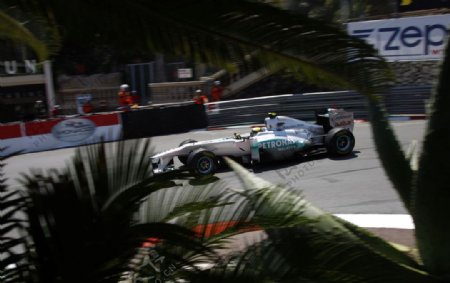 热带F1赛车场上的一级方程式图片