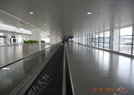 机场出口处图片