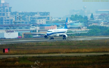 梅县机场飞机掉头图片