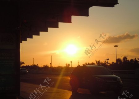 落日机场图片