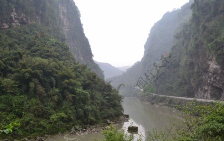 西藏路途图片