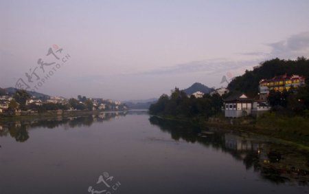 美丽的新安江黄昏图片
