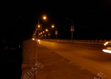 漓江的桥图片