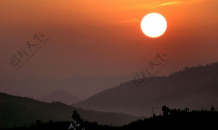大熊山夕阳图片