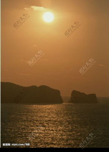 海上朝阳图片