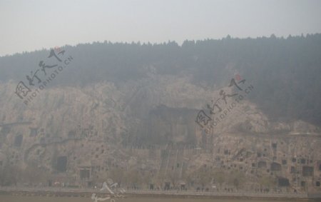洛阳龙门石窟远景图片