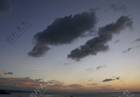 海邊的雲图片