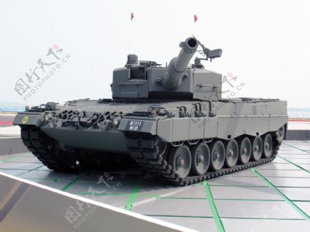 豹IIA4主战坦克图片