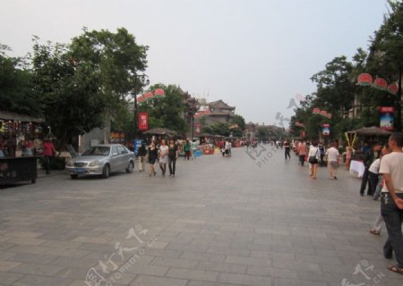 彝人古镇正街图片