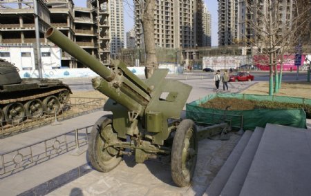 解放广场的火炮图片