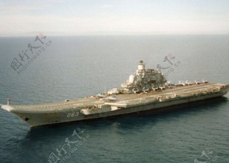 基洛夫级航母图片