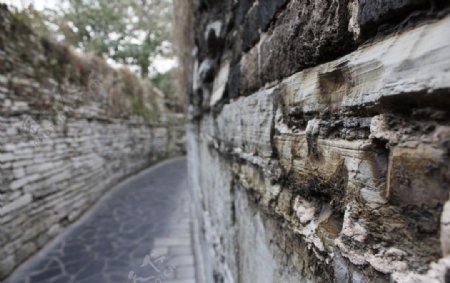 青岩古镇石板路石板墙百年老街图片
