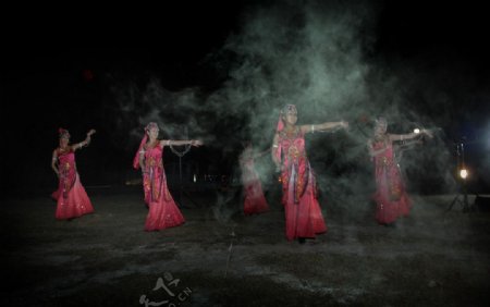 蒙古舞蹈图片