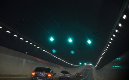 青岛胶州湾海底隧道图片