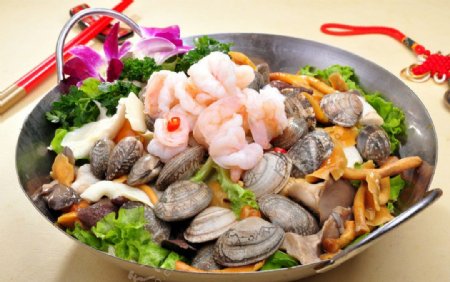 杂蘑海鲜锅图片