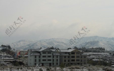 校园美景之壮阔雪景图片