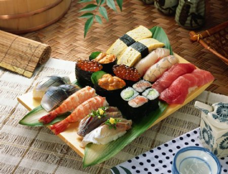 日本料理寿司生鱼片高清摄影图片