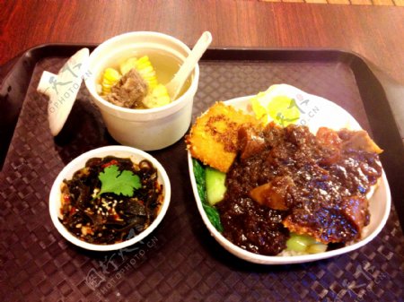 日式黑椒猪排饭套餐图片